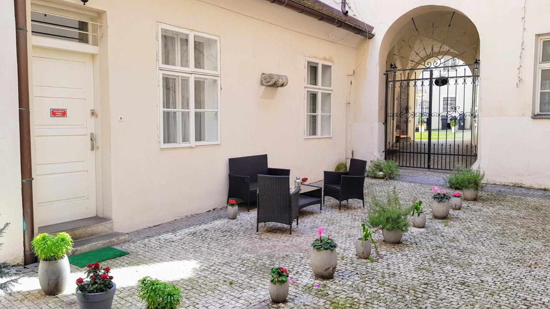 Apartments Tynska 7 Prag Eksteriør billede