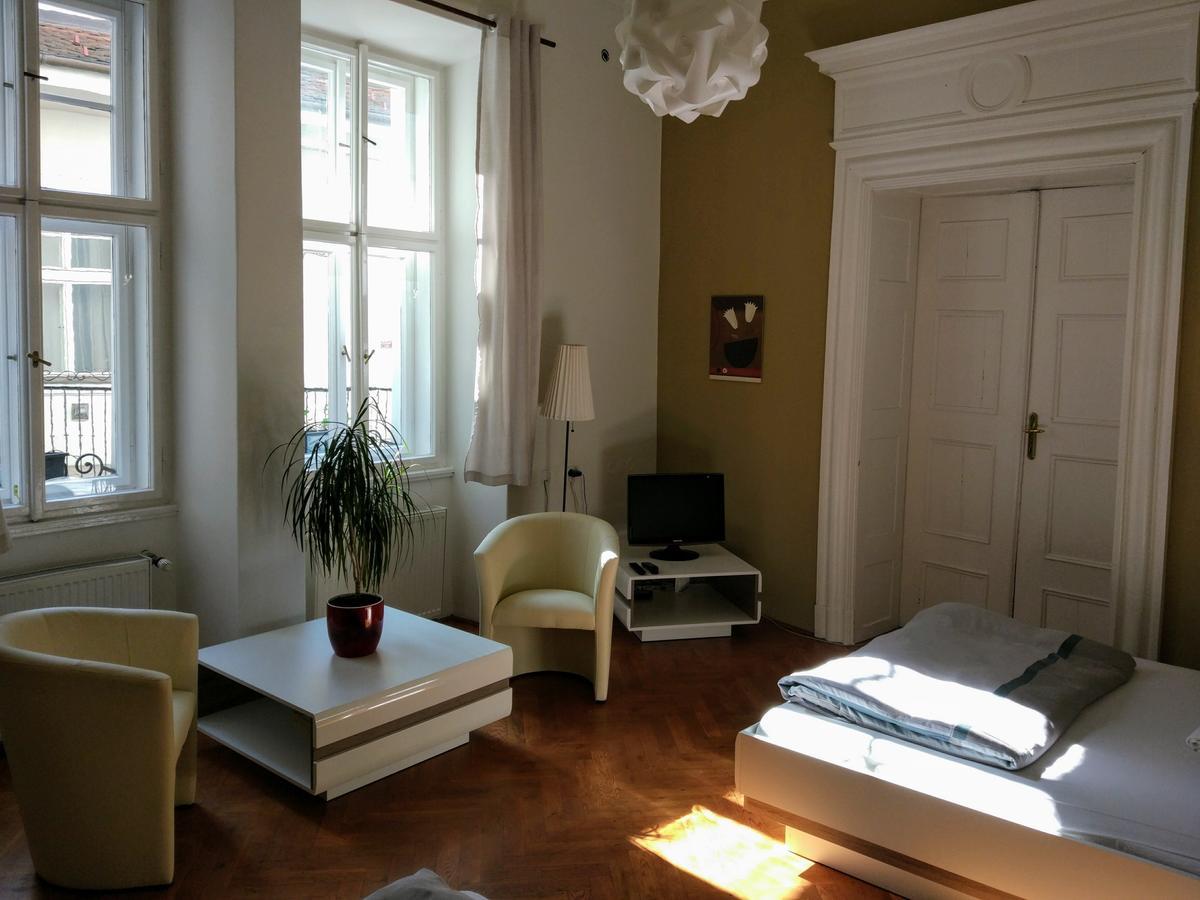 Apartments Tynska 7 Prag Eksteriør billede